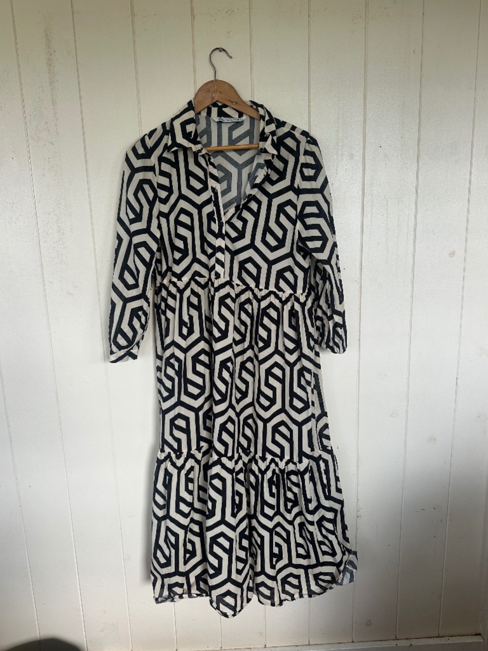 Zara black and cream geometric print tiered midi dress women's size L